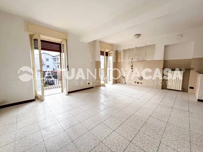 Appartamento bilocale in vendita in Via Monte Grappa, Bareggio