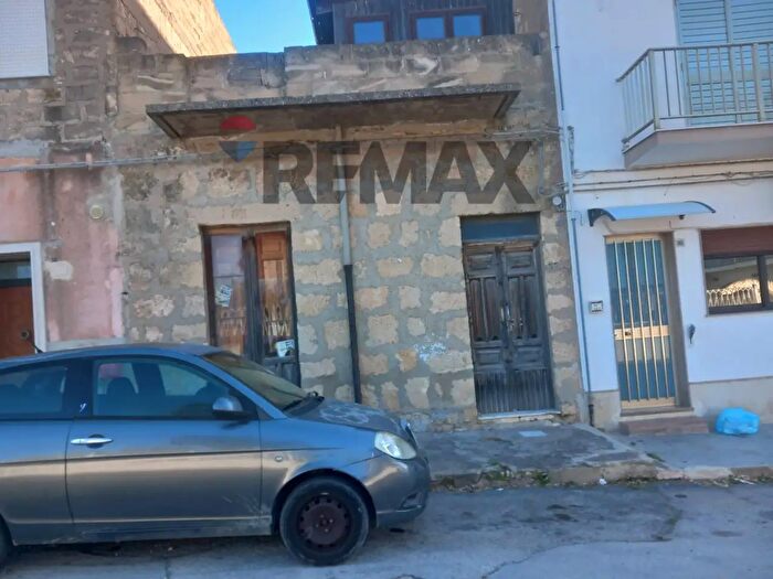 Casa quadrilocale in vendita in Viale Volturno, Vittoria