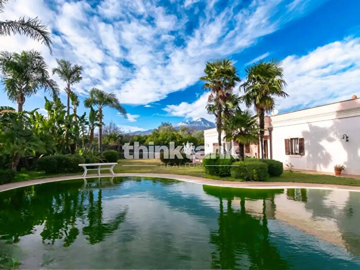 Casa con 6 locali in vendita in Via Spirito Santo, Aci SantAntonio