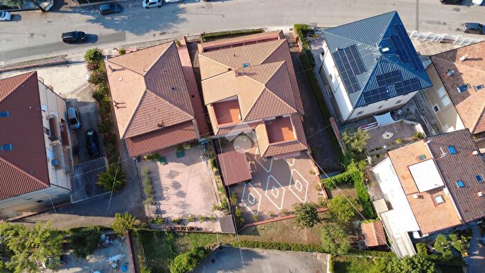 Casa con 12 locali in vendita in Via dAnnunzio, Civitanova Marche