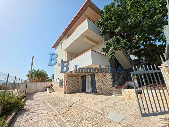 Casa con 6 locali in vendita in Via del Leone, Alcamo Marina, Alcamo