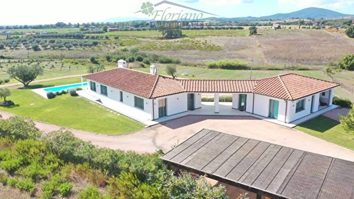 Casa con 8 locali in vendita in Località Cacciata Grande, Montalto Di Castro