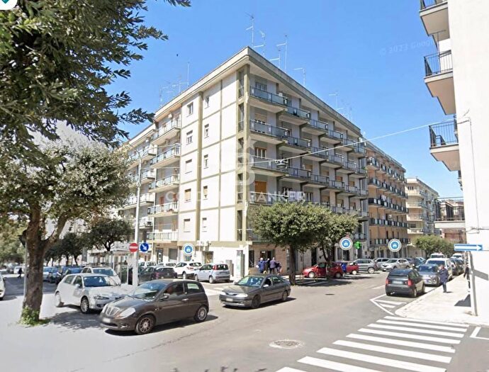 Appartamento con 8 locali in vendita in Via G Fanelli, Martina Franca