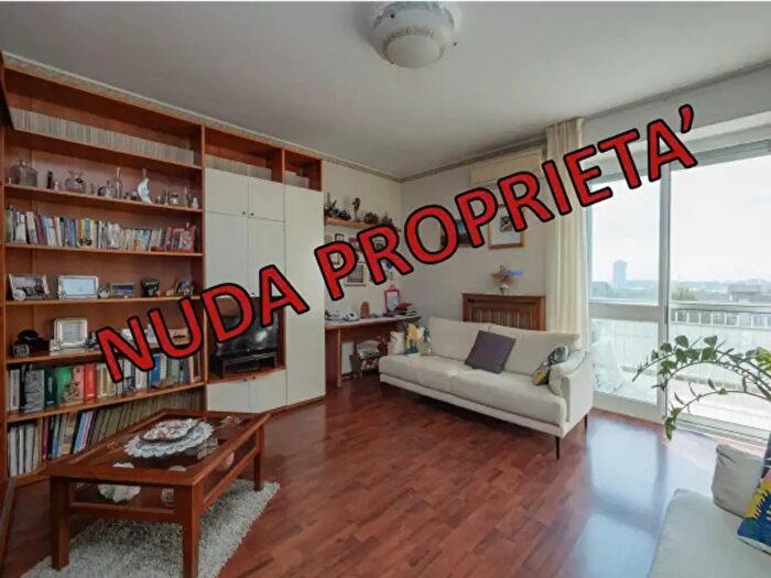Appartamento trilocale in vendita in Via Viterbo, Milano