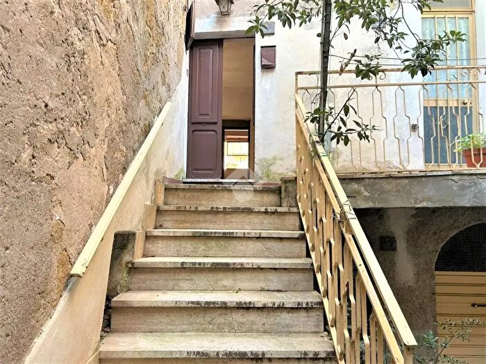 Appartamento trilocale in vendita in Via Carlo Emanuele, Ischia Di Castro