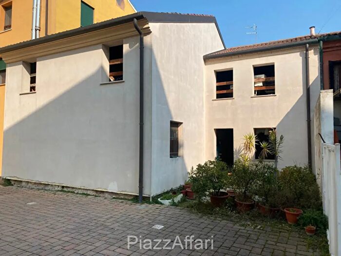 Casa trilocale in vendita in Via Castello, Piove Di Sacco