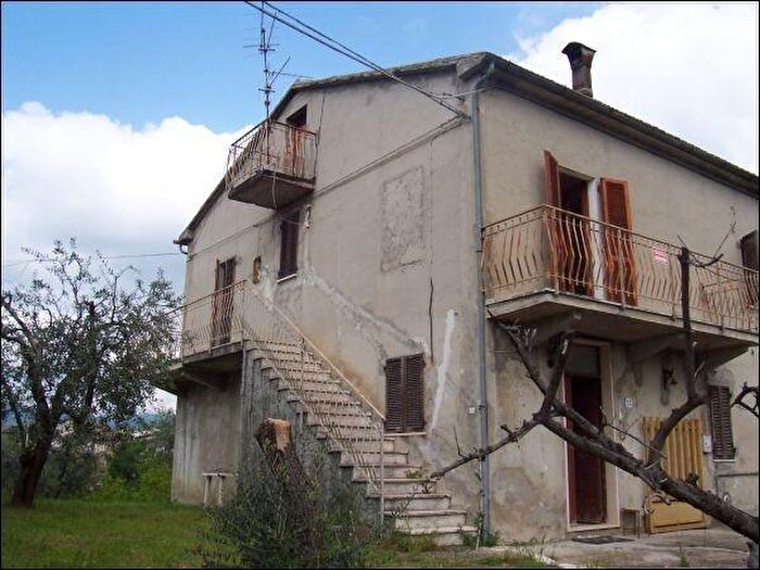 Casa con 6 locali in vendita in Ascoli Piceno