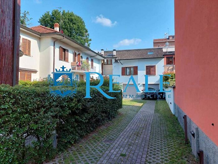 Appartamento trilocale in affitto in via volta, Pregnana Milanese