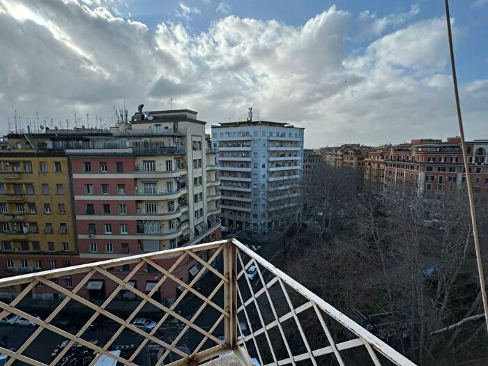 Appartamento trilocale in affitto in Piazza Bologna, Bologna, Roma