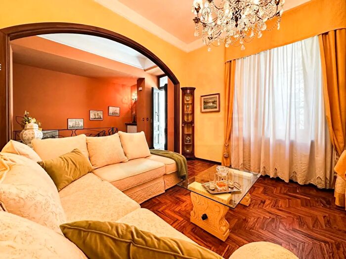 Casa con 12 locali in vendita in Via IV Novembre, Bistagno