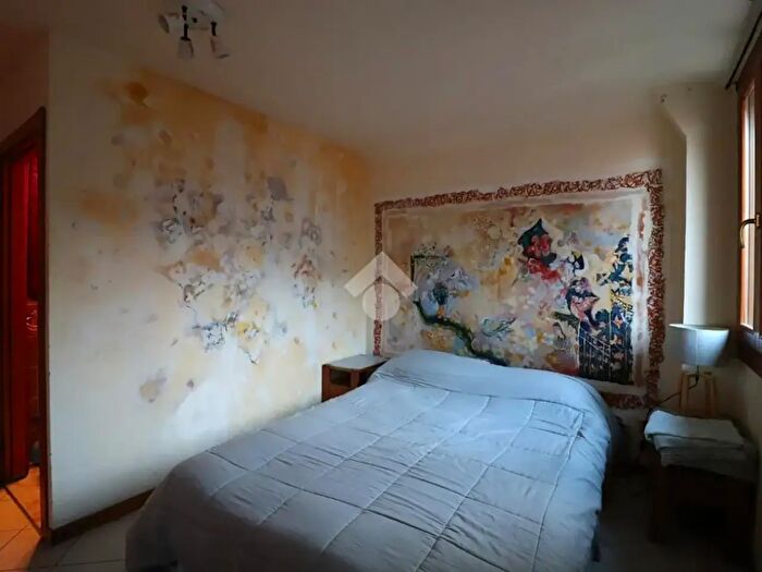 Appartamento trilocale in vendita in Calle della Madonna, Venezia