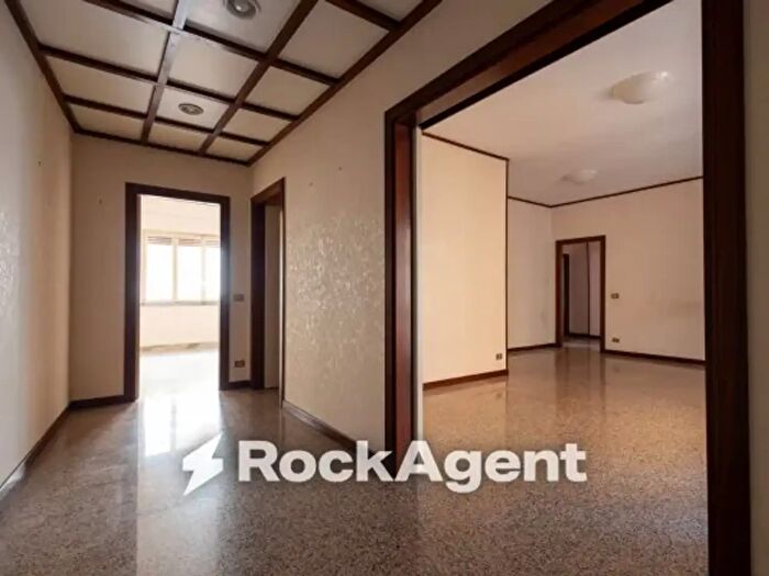 Appartamento con 5 locali in vendita in Via Raffaele Teti, Catanzaro