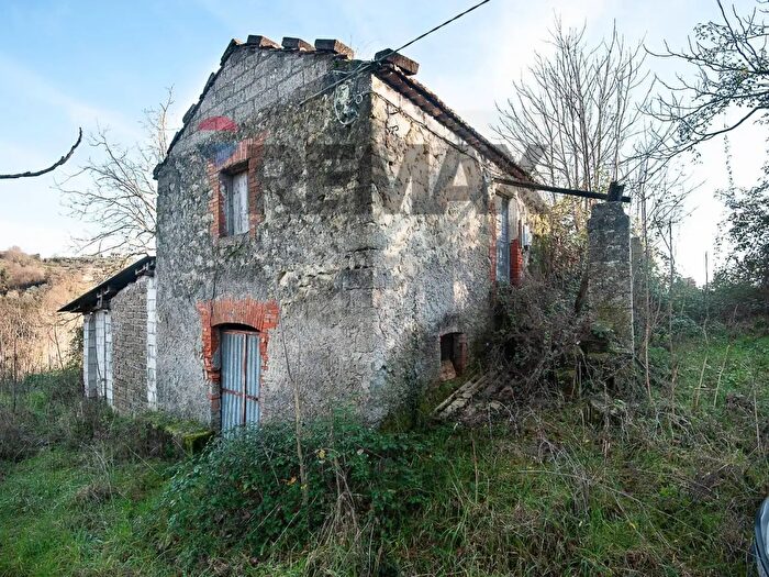 Casa con 6 locali in vendita in Strangolagalli
