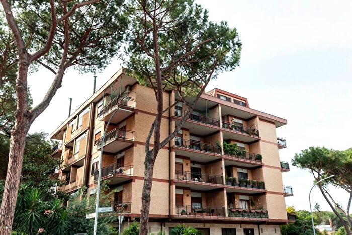 Appartamento trilocale in vendita in Via Vinicio Cortese Roma, Roma