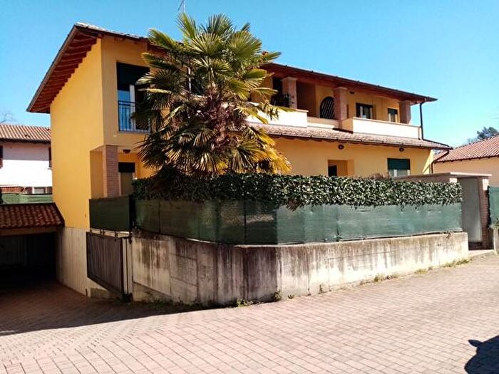 Appartamento trilocale in affitto in Via Stazione, Villadosia, Casale Litta
