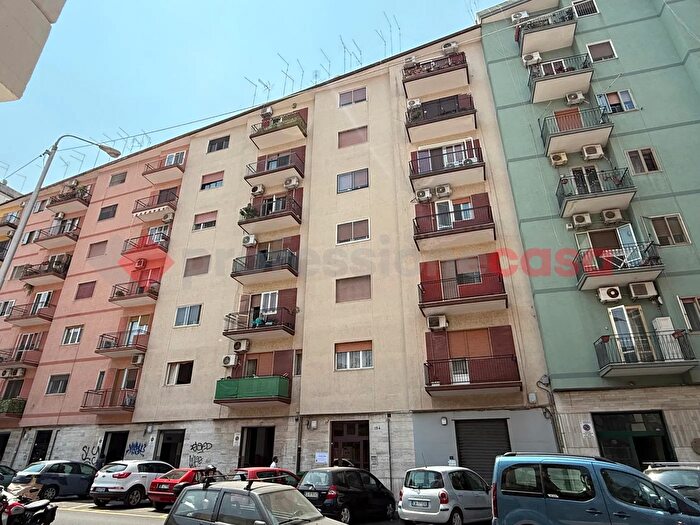Appartamento quadrilocale in vendita in Via Plateja, Taranto