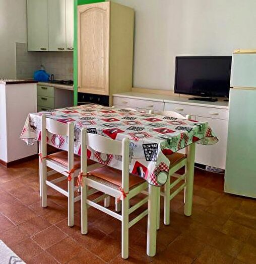 Appartamento trilocale in vendita in Viale Giosuè Carducci, Comacchio