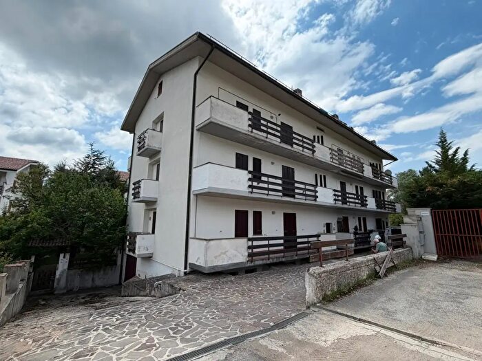 Appartamento quadrilocale in vendita in Via Antonio del Fante, Rocca Di Mezzo