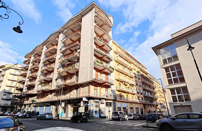 Appartamento con 5 locali in vendita in Via Luigi Amabile, Avellino
