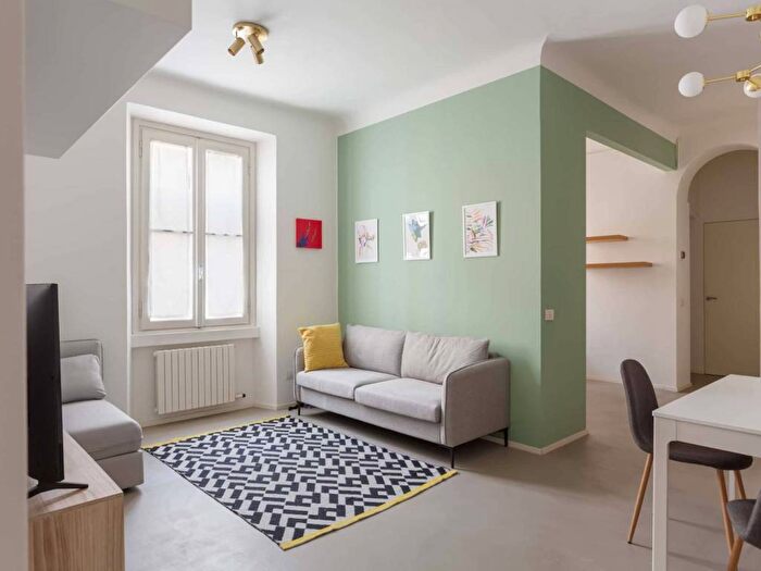 Appartamento trilocale in affitto in Via Felice Casati, Buenos Aires, Milano