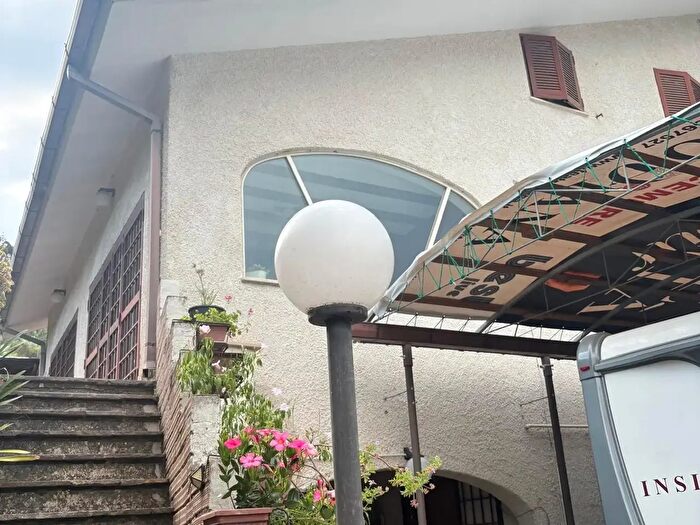 Casa con 6 locali in vendita in Via delle Ginestre, Morlupo