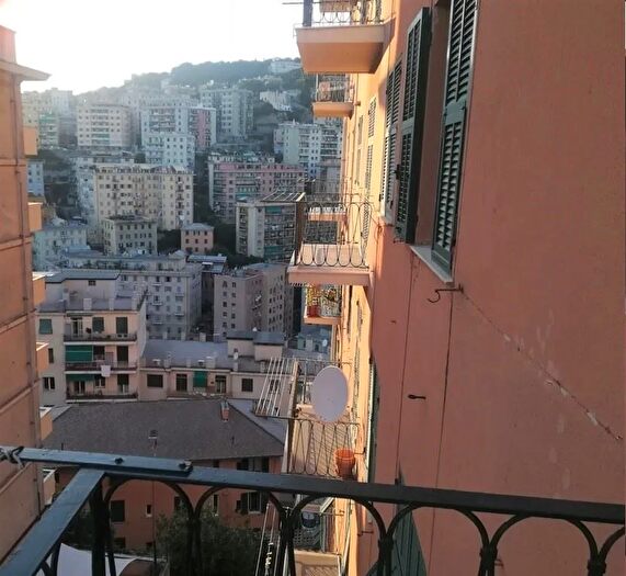 Appartamento quadrilocale in vendita in Salita Oregina, Genova