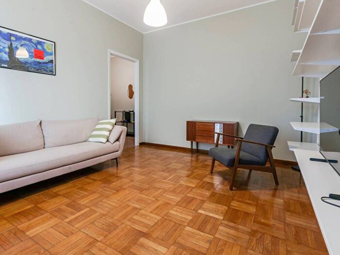Appartamento trilocale in vendita in Via Cola di Rienzo, Solari, Milano
