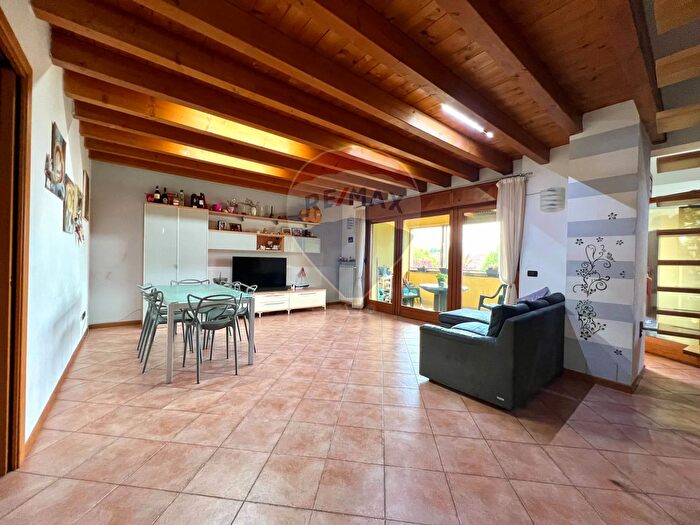 Appartamento quadrilocale in vendita in Via Pomello B, Castelvetro Piacentino