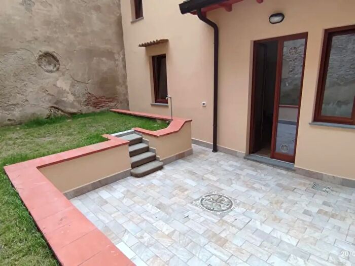 Appartamento trilocale in affitto in Via dell Accademia, Prato