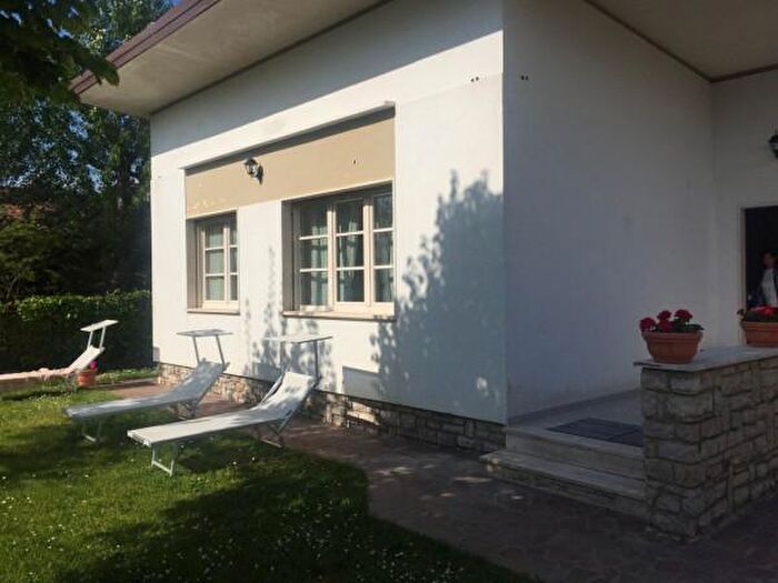 Casa con 5 locali in affitto in Forte Dei Marmi