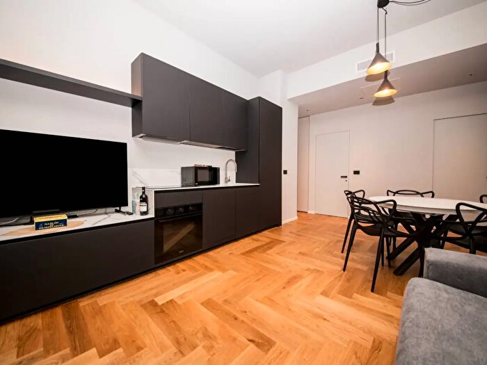 Appartamento trilocale in affitto in Via Pantano, Milano