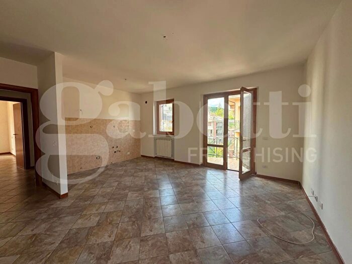 Appartamento quadrilocale in vendita in Via Marzabotto Snc, Orte