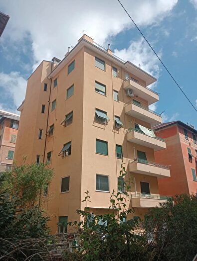 Appartamento trilocale in vendita in Via Vianson, Genova