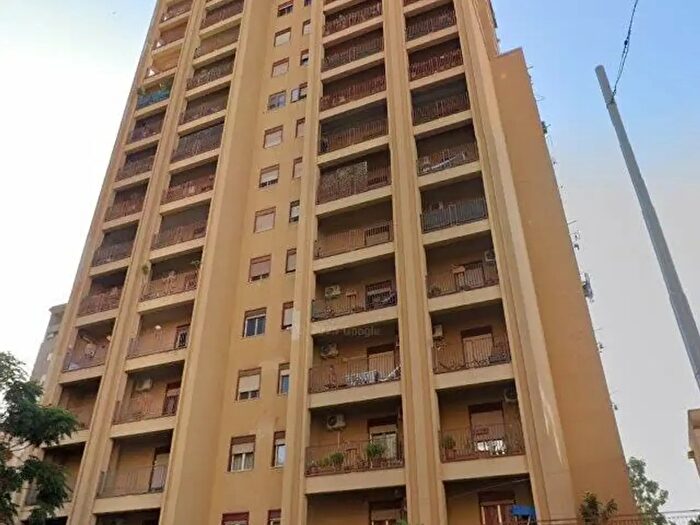 Appartamento con 8 locali in vendita in Palermo