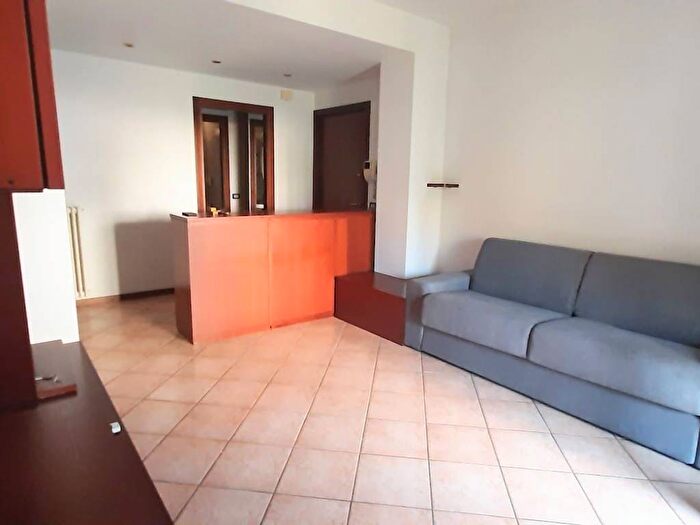 Appartamento trilocale in affitto in Via Golosine, Santa Lucia Golosine, Verona