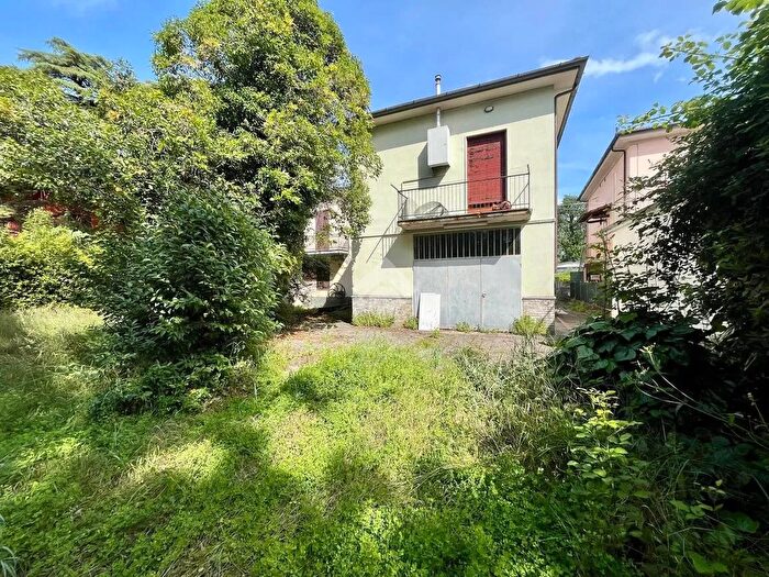 Casa con 7 locali in vendita in Via Cavour, Altopascio