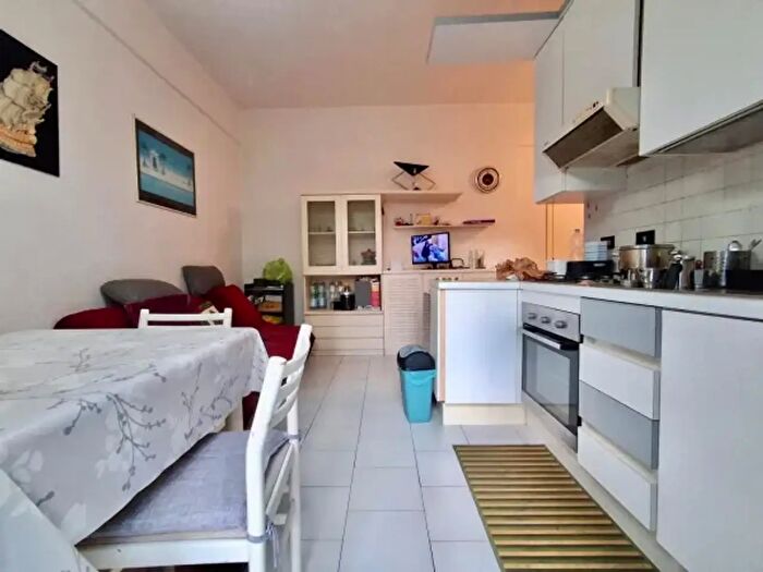 Appartamento trilocale in vendita in Via Gioacchino Rossini, Loano