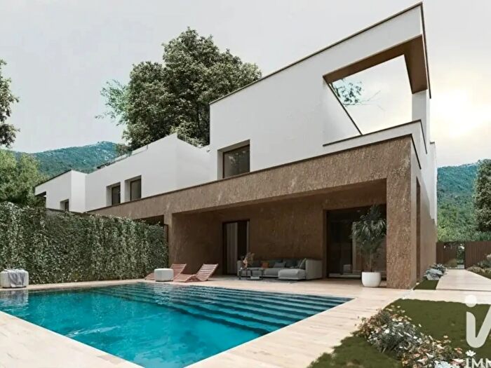 Casa quadrilocale in vendita in Via Isonzo Snc, Carugo