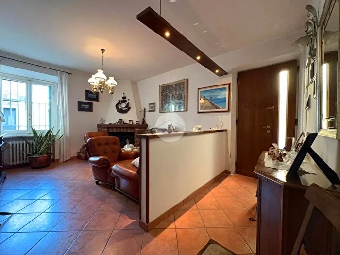 Casa con 6 locali in vendita in Via della Sala, Firenze