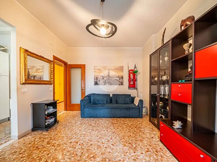 Appartamento quadrilocale in vendita in Via Trieste, Verona