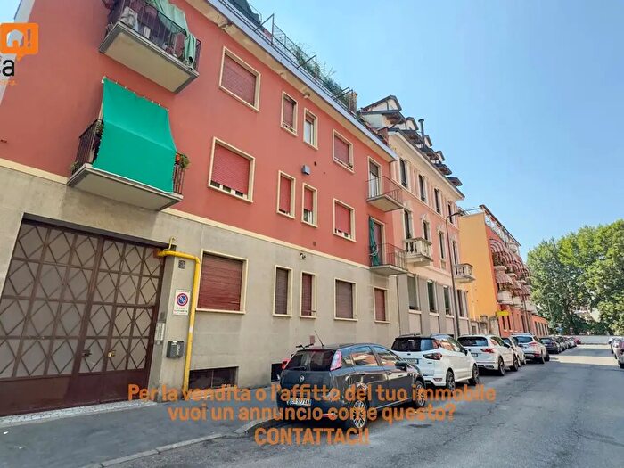 Appartamento trilocale in vendita in Via Piattoli, Milano