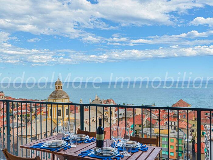 Appartamento bilocale in affitto in Salita del Grillo, Centro, Finale Ligure