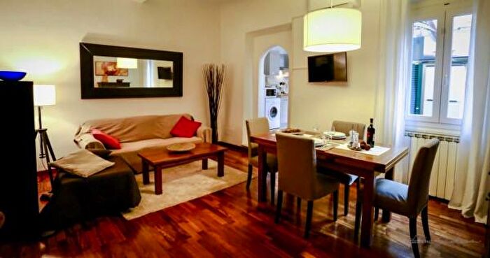 Appartamento quadrilocale in vendita in Via dei Cantagalli, Firenze