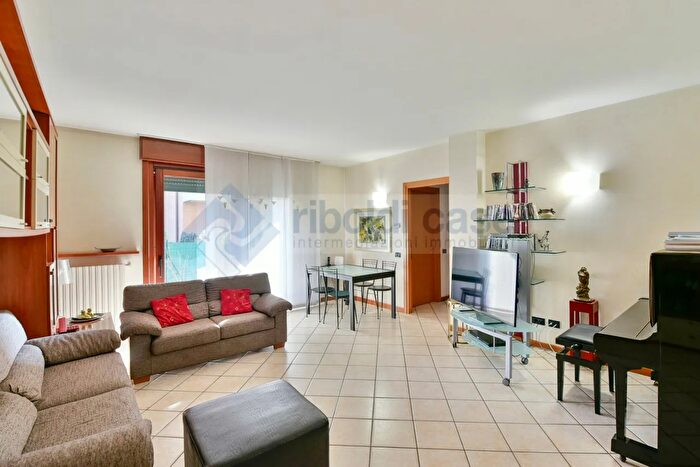 Appartamento trilocale in vendita in Desio