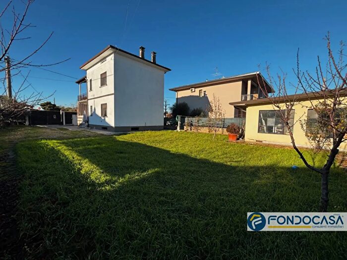 Casa con 5 locali in vendita in Via Attiraglio, Palazzolo Sull'Oglio