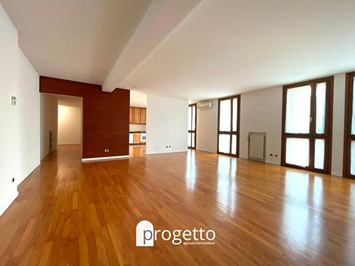 Appartamento con 5 locali in affitto in Centro Storico, Vicenza