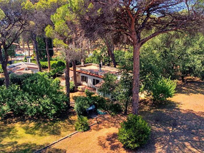 Casa con 6 locali in vendita in Via di Ceri, Cerveteri