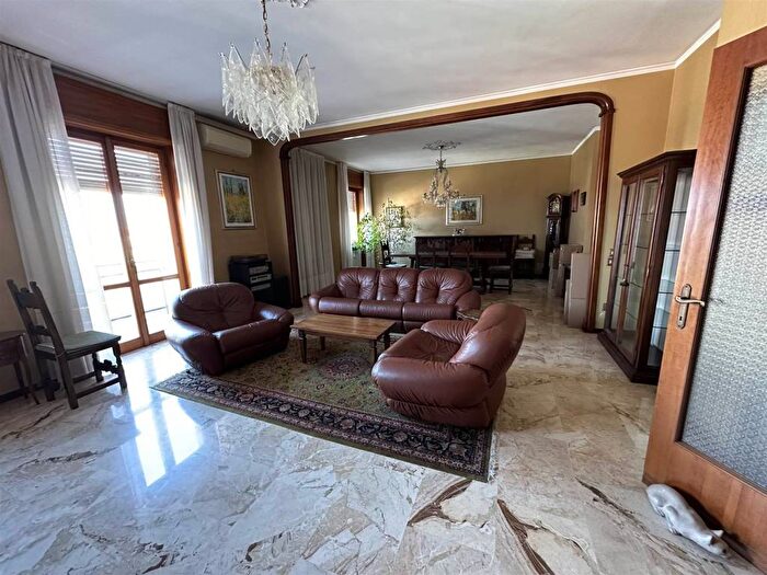 Appartamento quadrilocale in vendita in Dante Cheope, Piacenza