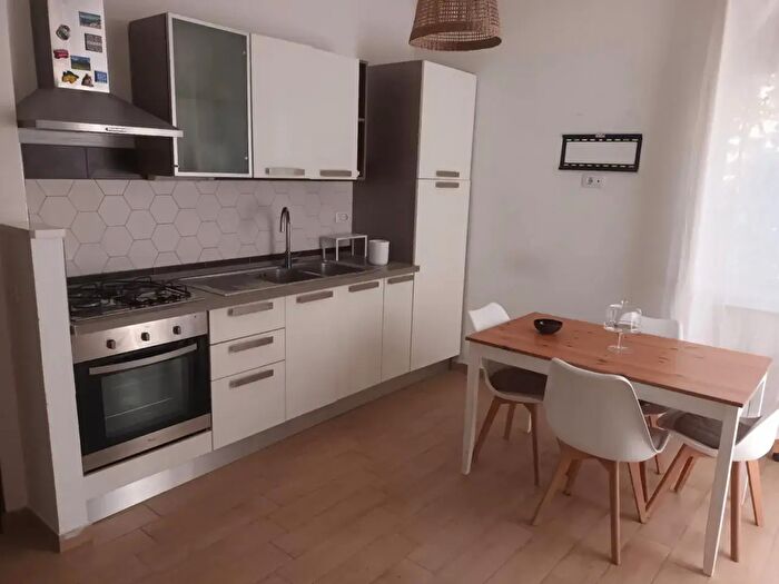 Appartamento trilocale in affitto in Via Basilio Puoti, Roma