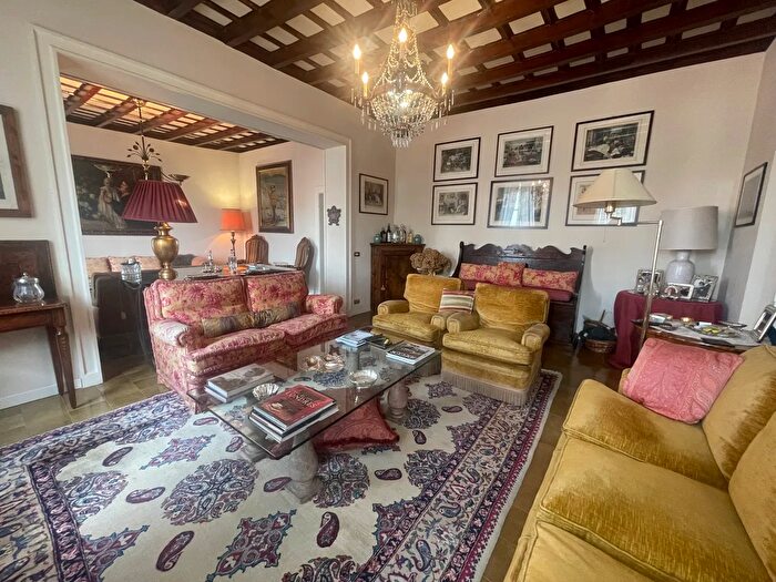 Appartamento quadrilocale in vendita in Via XXV Aprile, Cambiago